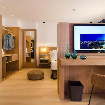 فندق Saratoga 4*